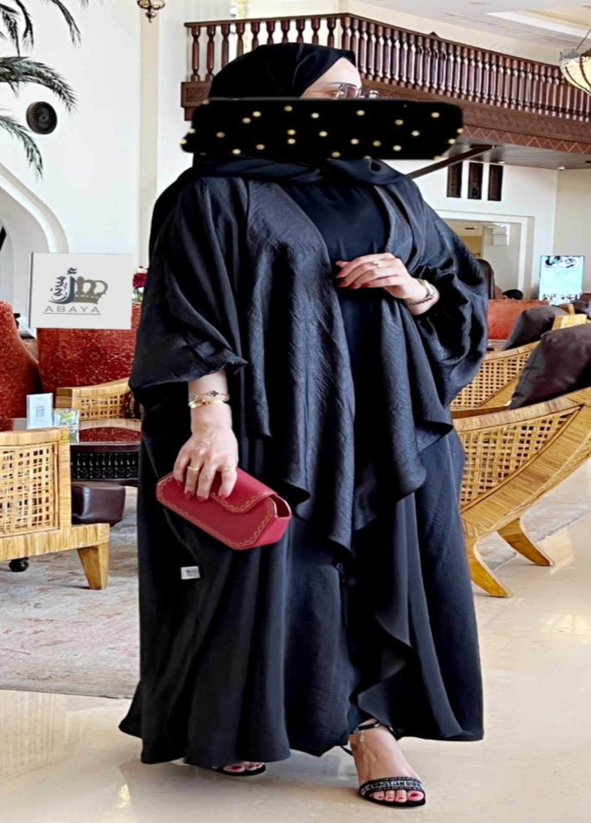 عباة أميرتي رافلز اسود