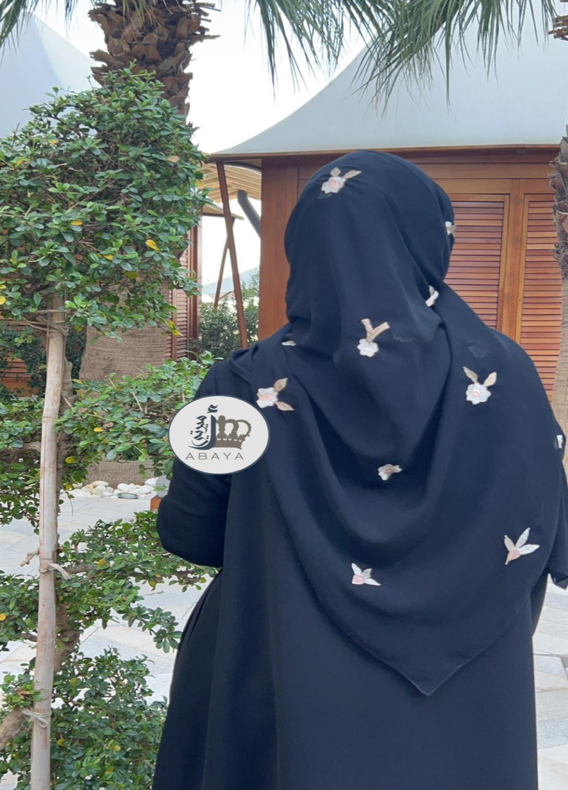ملفع تطريز ورد