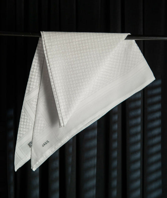 شماغ أبيض ملكي