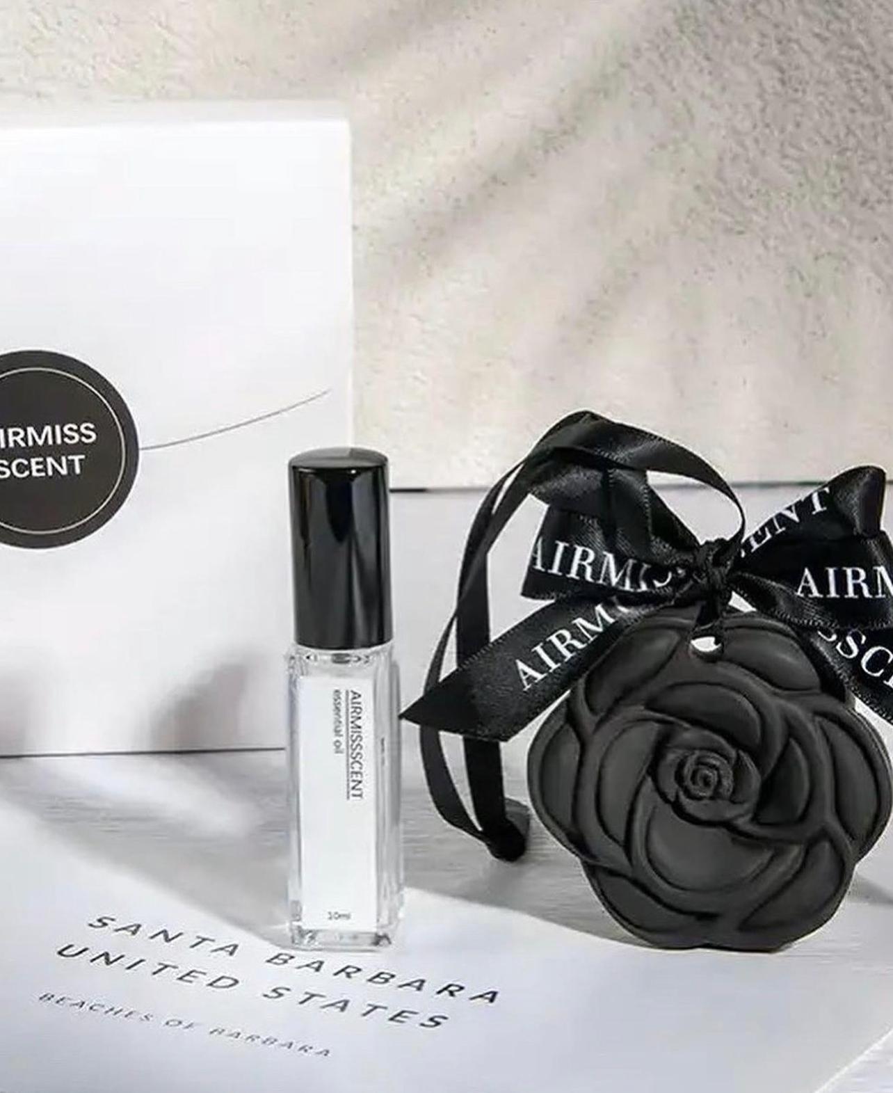 تعليقة الورده الفواحه المعطره مع بخاخ العطر