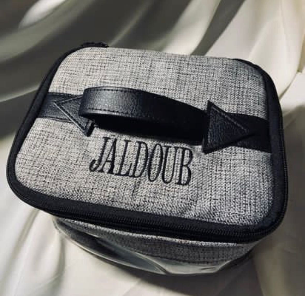 MAKEUPBAG