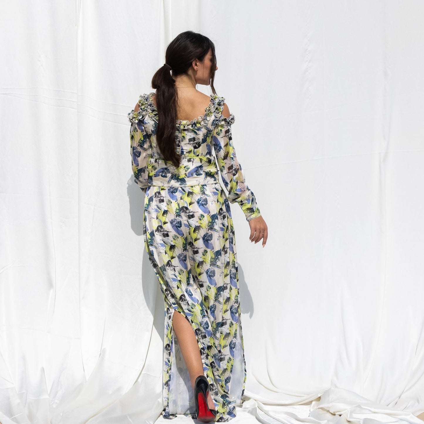 Jumpsuit comes with belt