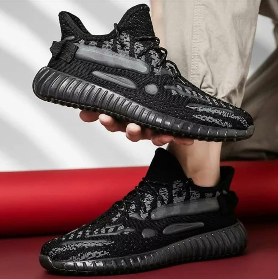 Yeezy حذاء مضيئ