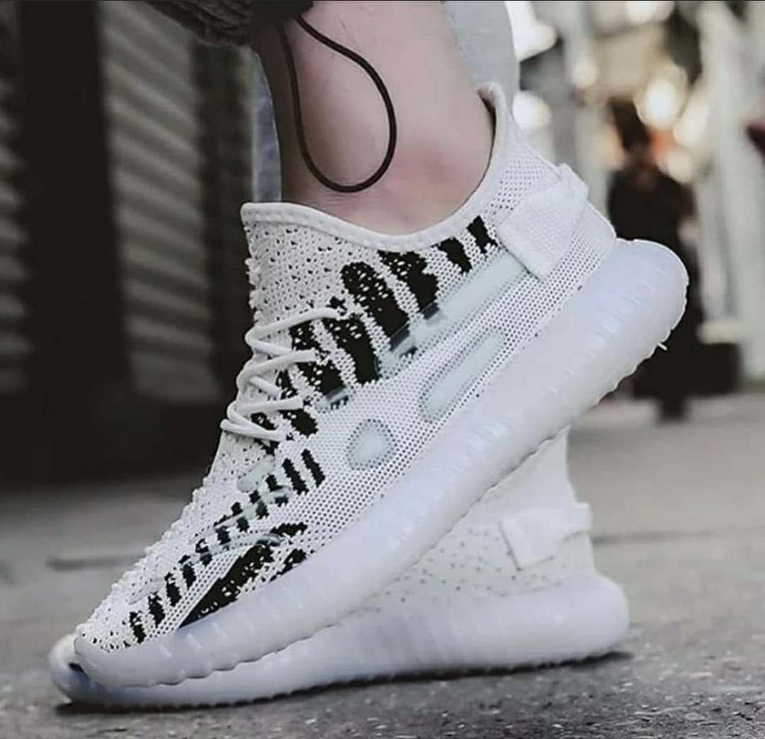 Yeezy حذاء مضيئ