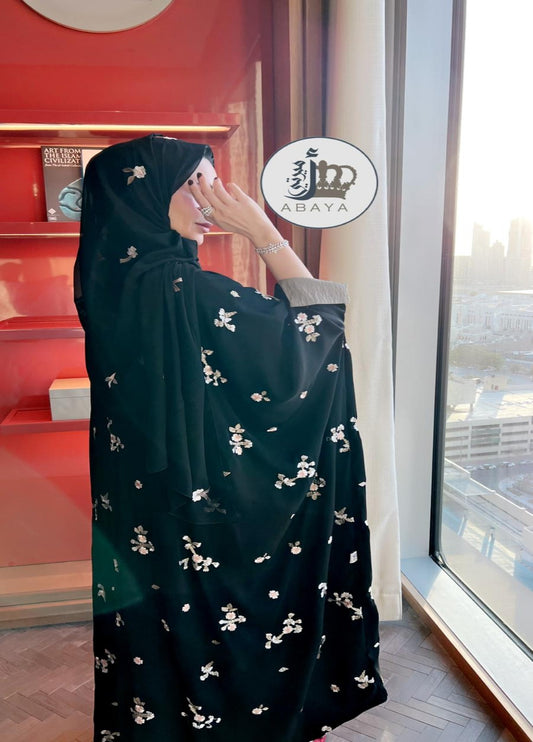 عباة أميرتي ورد
