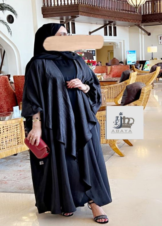 عباة أميرتي رافلز اسود