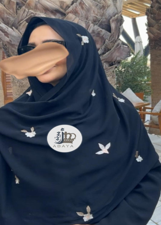 ملفع تطريز ورد
