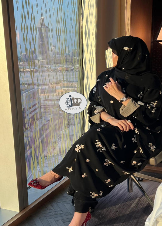 عباة أميرتي ورد