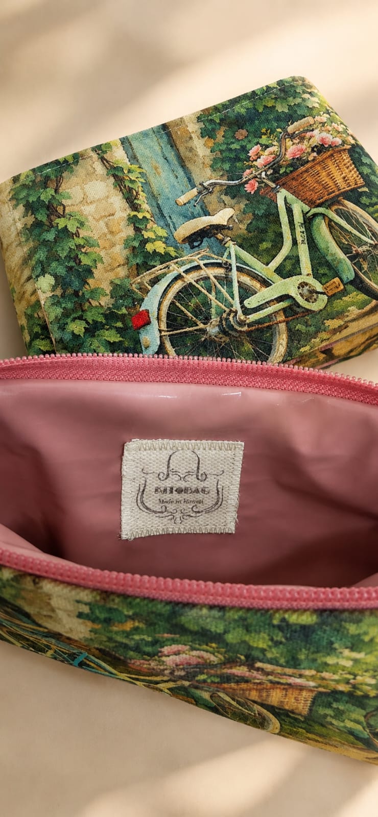 Bicycle makeup pouch - 3