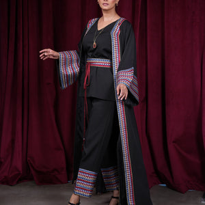 قفطان عباره عن ثلاث قطع وينفع بدل البنطرون دريس تطريز يدوي