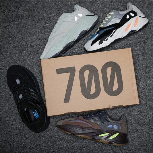حذاء 700 الرياضي