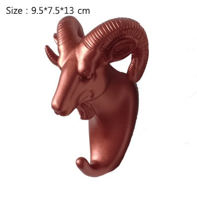 هانغر على رؤوس حيوانات